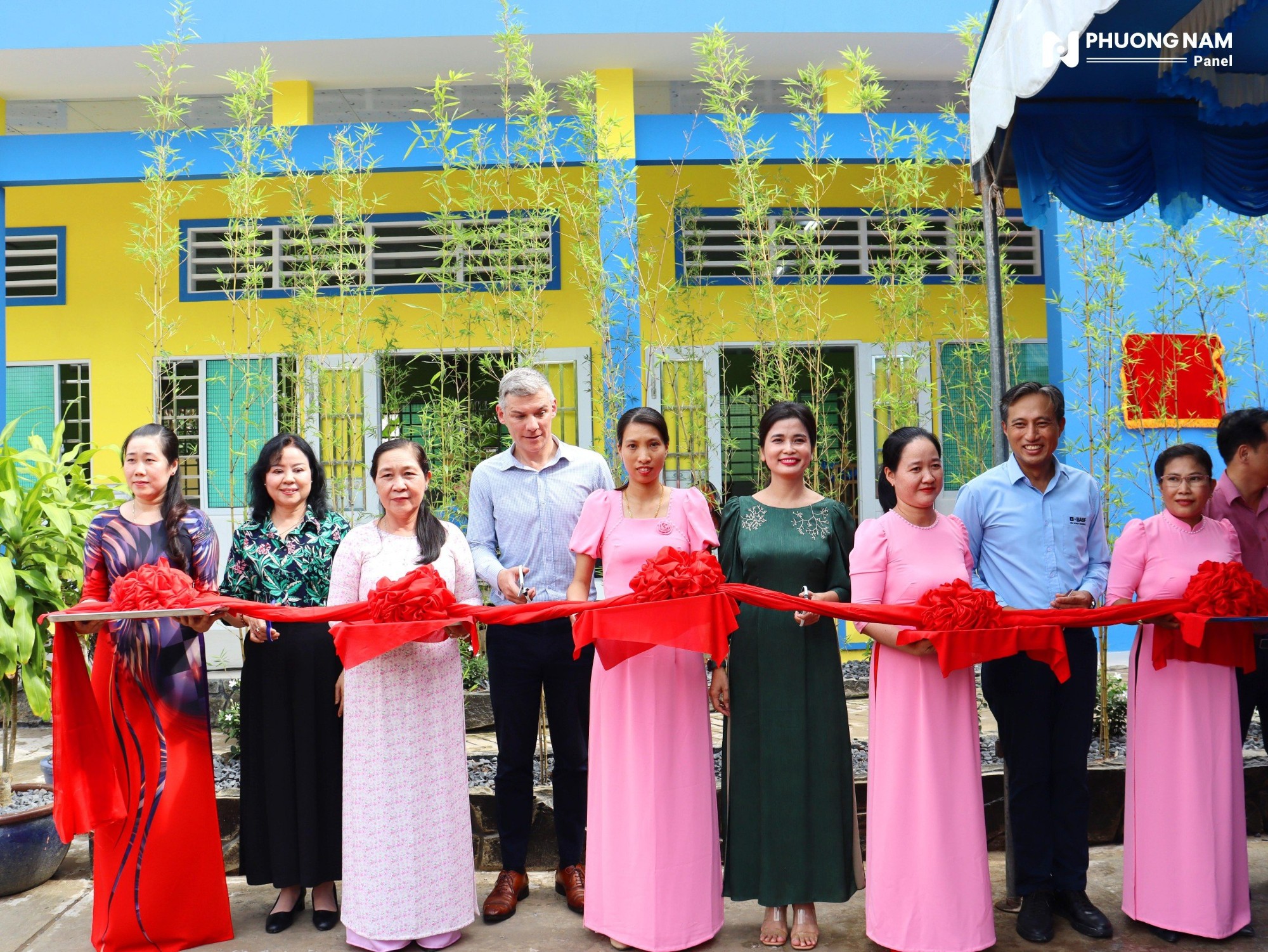 PHƯƠNG NAM PANEL | SPECIAL GIFT ON THE OCCASION OF THE INAUGURATION OF HIEU TU C PRIMARY SCHOOL – TRA VINH